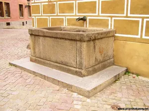 fountain in front ot Golden Lane at Prague Castle