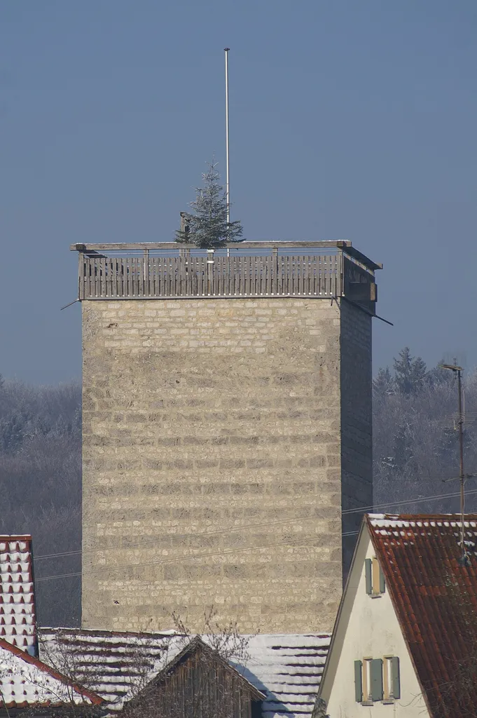 Bergfried der Burg Reichenstein im Alb-Donau-Kreis, Ansicht von Süden