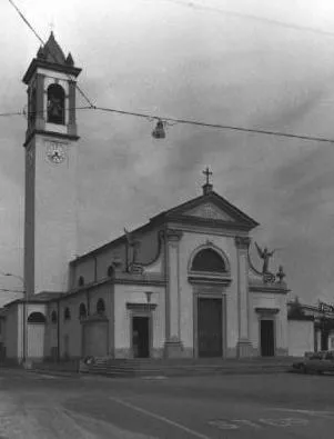 La Chiesa dei Santi Ambrogio e Carlo in una foto degli anni '70