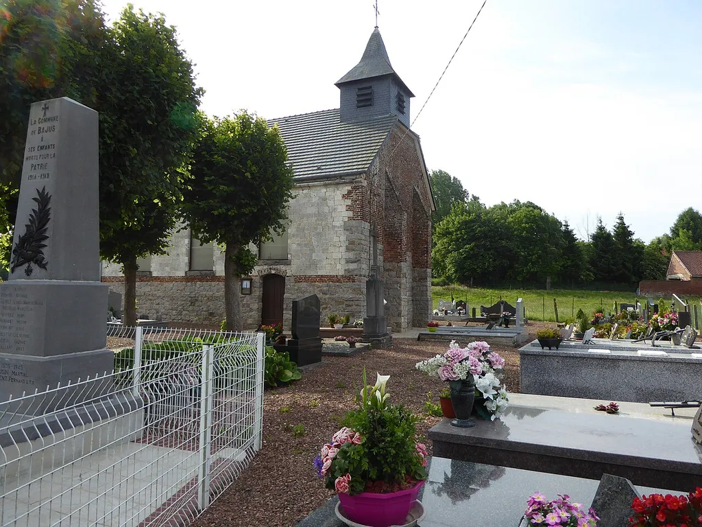 Église Saint-Vaast de Bajus (Pas-de-Calais, France) .