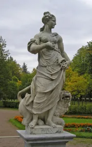Allegory of Peace statue in Pavlovsk Park by Pietro Baratta