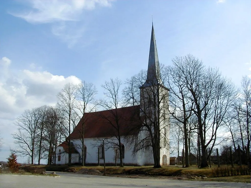 Ugāles luterāņu baznīca, 2000-04-15