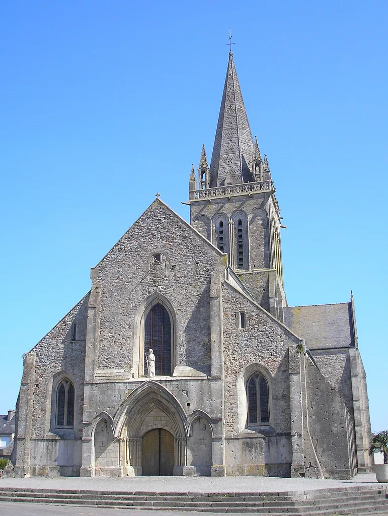 Montebourg (Normandie, France). L'église Saint-Jacques.