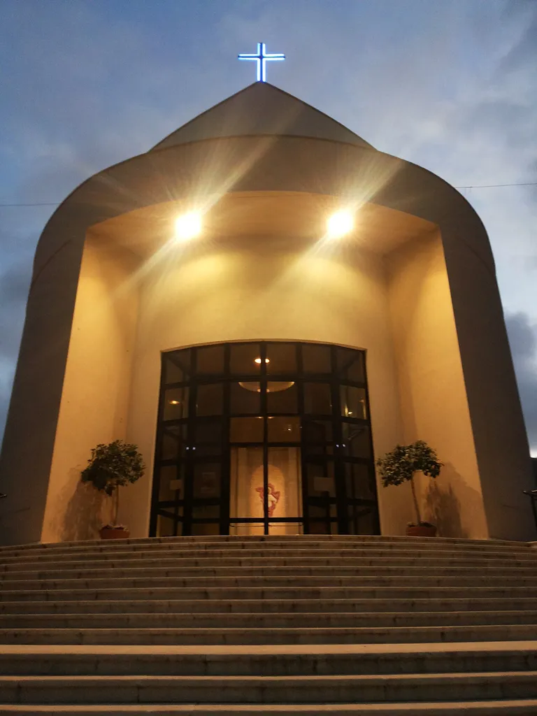 Facciata della Chiesa del Sacro Cuore ad Alcamo (Viale Europa).