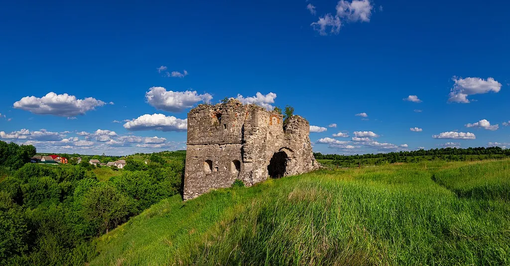 Замок — залишки, Сутківці,