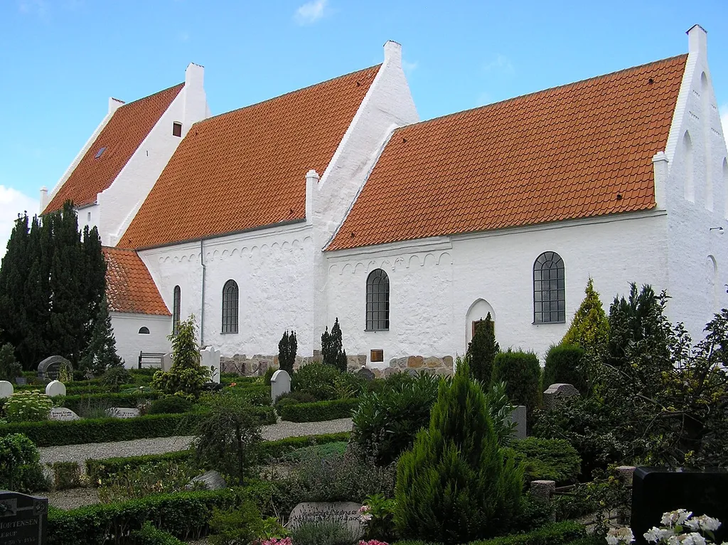 Torkilstrup Kirke har på grund af sin usædvanlige korforlængelse og langstrakte udseende fået tilnavnet "Lange Maren".