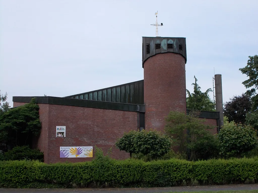 Katholische St. Anna Kirche in Rheinberg-Annaberg. Erbaut: 1982-1983, Architekt: Dr. Heinz Dohmen