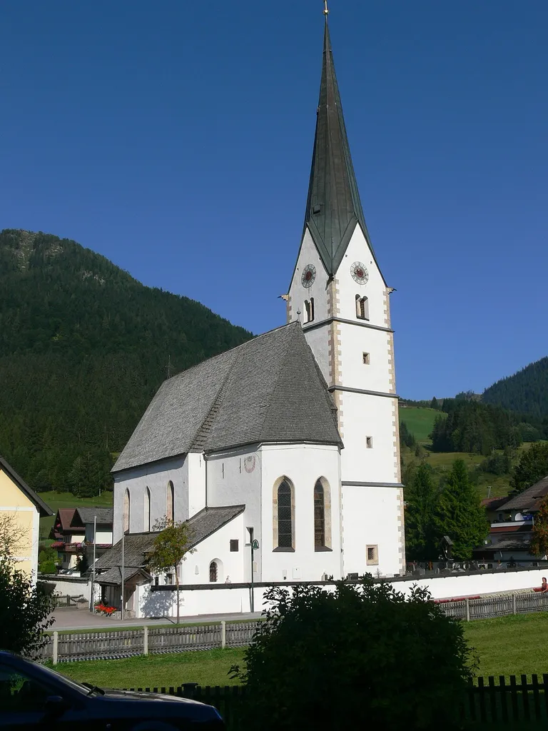 Sankt Martin im Tennengebirge ( Salzburg ). Saint Martin parish church: Exterior.