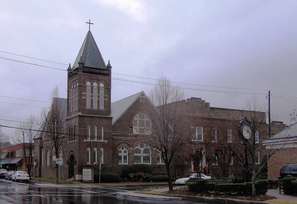 Broad Street United Methodist Church in Cleveland, Tennessee, located in the Southeastern United States. The church was built in the late 1800s and placed on the National Register of Historic Places in 1984.