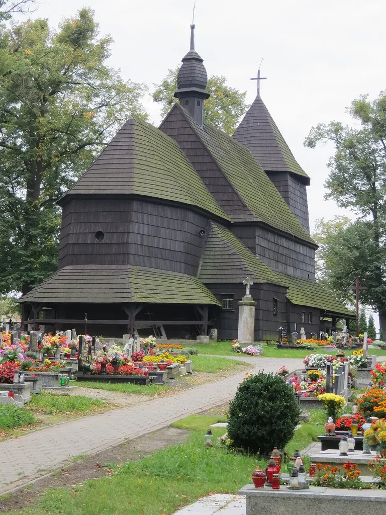 Sierakowice, ul. Wiejska 1 - kościół p.w. św. Katarzyny Aleksandryjskiej z 1675 r