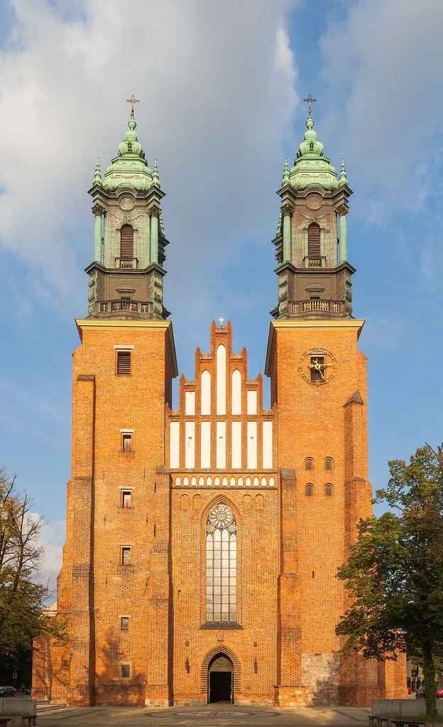 Poznan Cathedral, Poznan, Poland This is a photo of a monument in Poland identified by the ID: PL-654231.