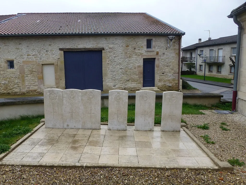 Tombes du Commonwealth au cimetière de Véel (Fains-Véel, Meuse)