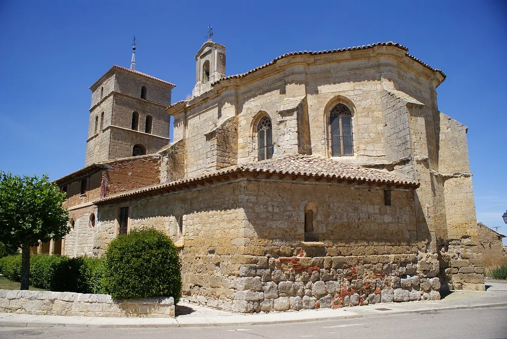 Iglesia de la Asunción de la localidad de Mazariegos, provincia de Palencia, España.