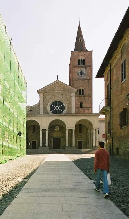 Facade and campanile of the Romanesque cathedral of Acqui Terme in the province of Alessandria, Piemonte, Italy. The loggia dates from the seventeenth century. (Olympus OM-4.)