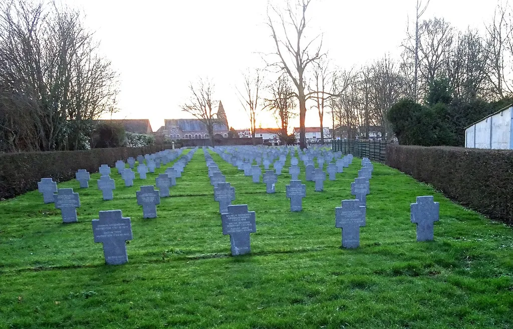 Bauvins (France - Nord Department) - German War Cemetery of the First World War. "In this cemetery rest 2211 German soldiers" (+: 7 Russian, 1 Portuguese, 2 Austrian