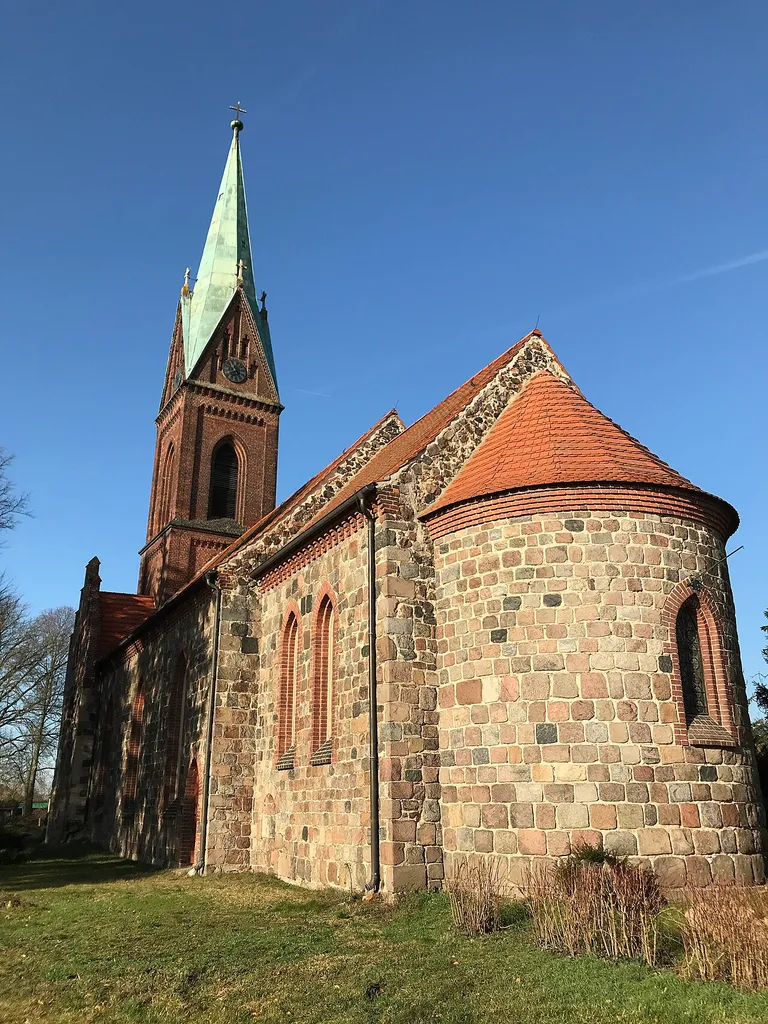 Die Dorfkirche Wahlsdorf ist eine spätromanische Feldsteinkirche aus der ersten Hälfte des 13. Jahrhunderts in Wahlsdorf, einem Ortsteil von Dahme/Mark in Brandenburg. Die Kirchenausstattung ist neugotisch.