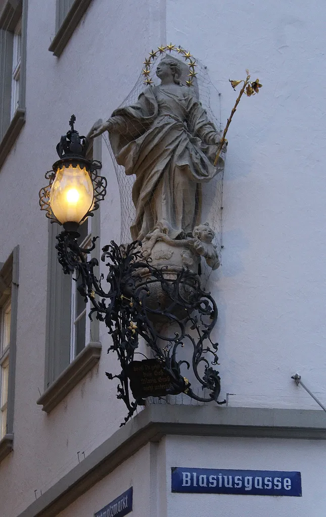 Würzburg, Madonna on house 9 Blasiusgasse