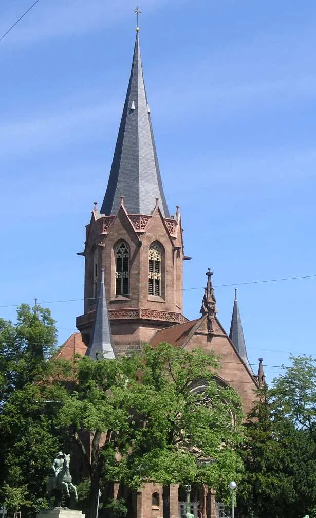 Christuskirche in Karlsruhe mit zahlreichen Glasfenster vom Schweizer Glasmaler Albert Lüthi (1858-1903)