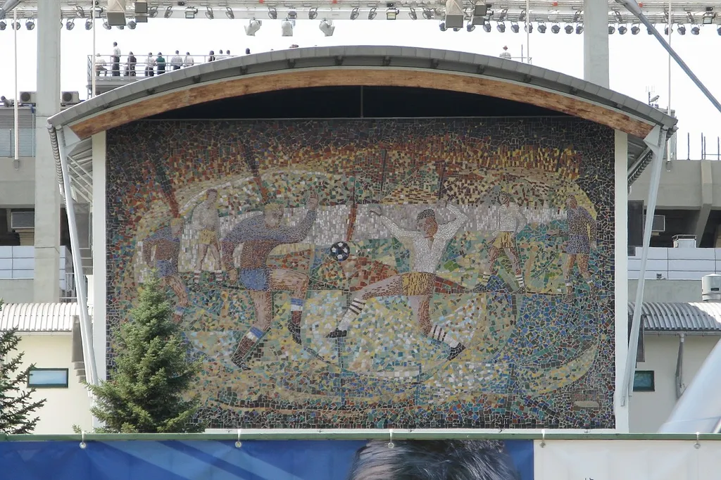 mozaika na Stadionie Śląskim w Chorzowie (ul. Katowicka 10) przedstawiająca piłkarzy z 1970 roku, autorzy: Henryk Holecki, Henryk Kobyliński
