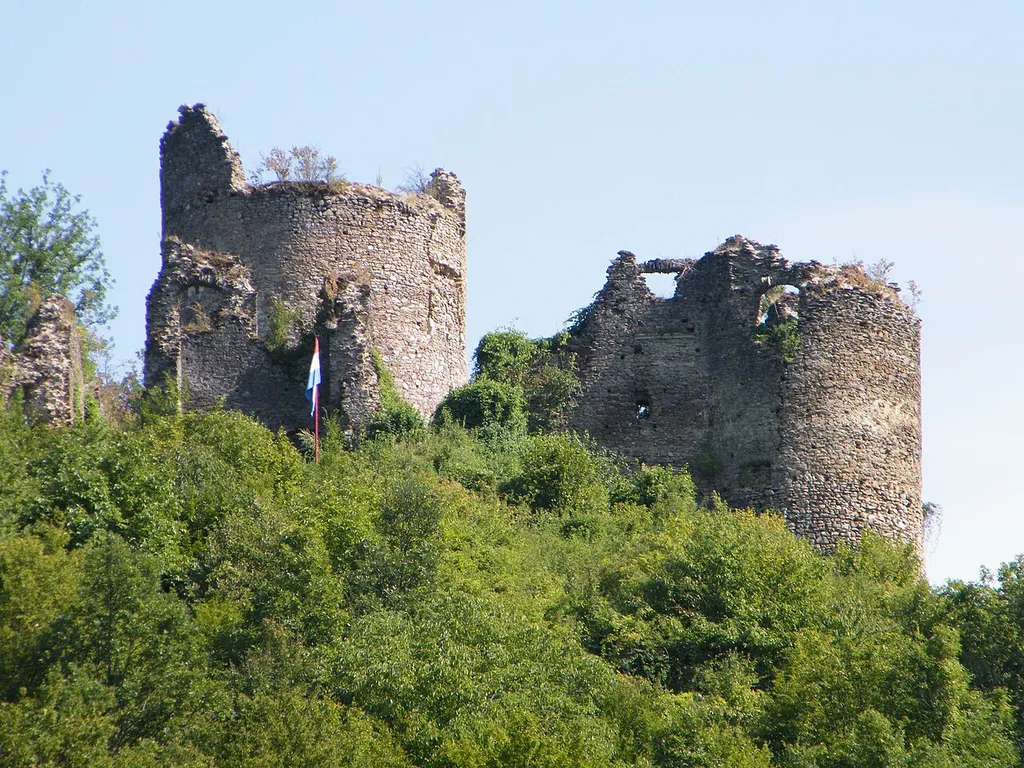 View from main street on the Gvozdansko castle ruin.