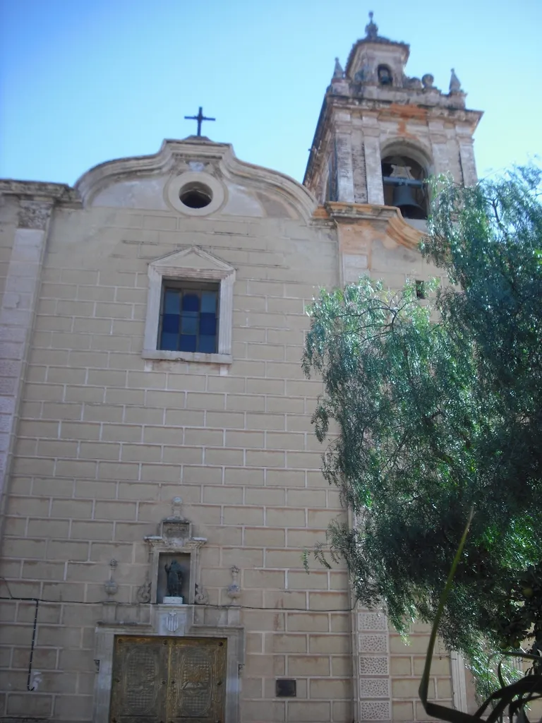 Fachada de la Iglesia de los Santos Juanes de Faura.