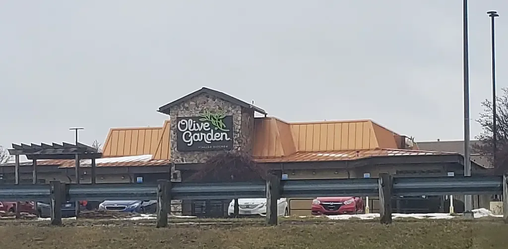 Springfield Square Cinema 10