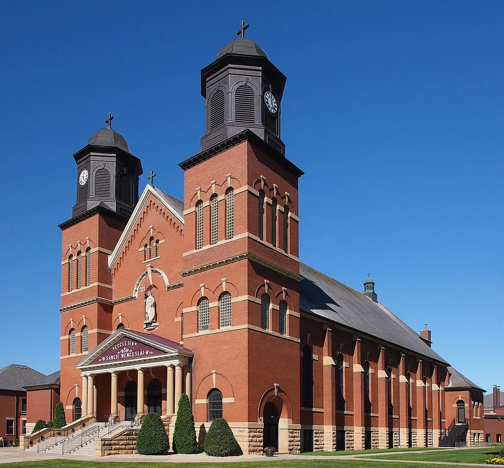 Church of St Wenceslaus, 215 Main St E, New Prague, Minnesota, USA. Viewed from the southeast. This is an image of a place or building that is listed on the National Register of Historic Places in the United States of America. Its reference number is 82003035 (Wikidata).