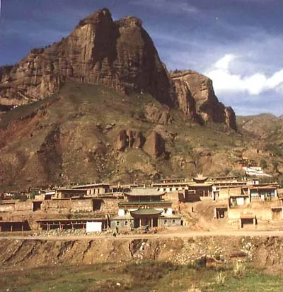 Pohled na klášter Ragya Gompa