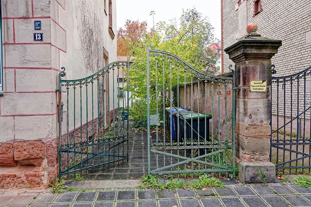 Toreinfahrt Bielingstraße 13 in Nürnberg