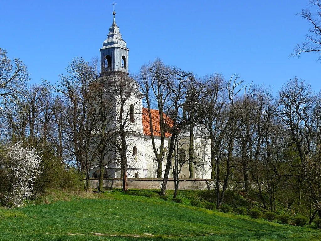 Iwno - kościół pw. NMP Szkaplerznej