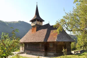 Wooden church in Sub Piatră, Alba