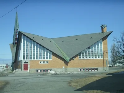 Église de la paroisse Saint-Yves à Rimouski-est.