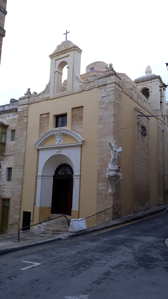 This media is about Maltese cultural property with inventory number 00690.