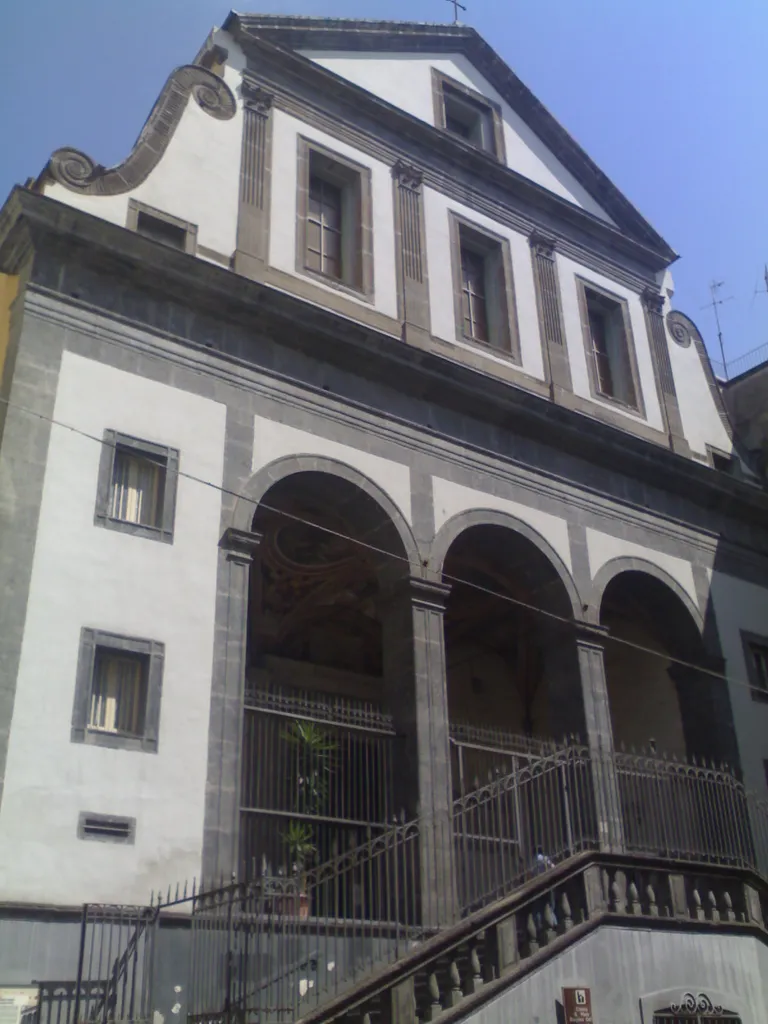 Facciata Santa Maria Regina Coeli, Napoli