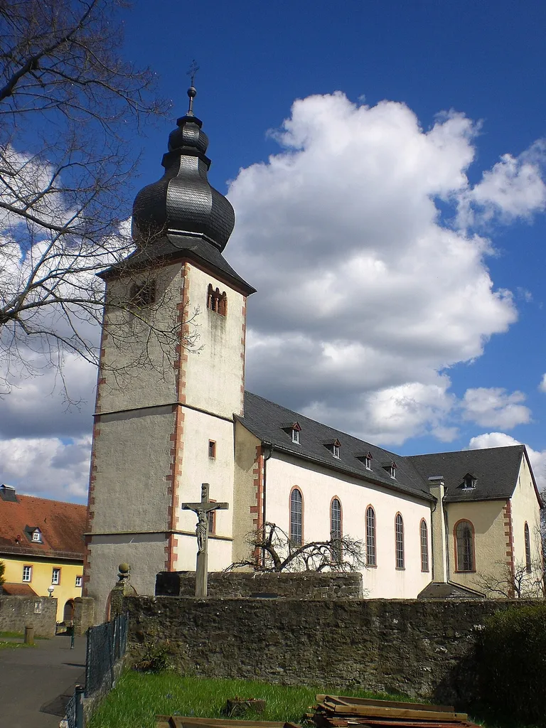 Die ehemalige Klosterkirche St. Andreas, Neuenberg von 1023 und hrutigr Pfarrkirche