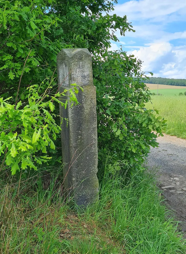 Denkmalgeschützter Wegestein An der alten Ziegelei, Porschendorf (Dürrröhrsdorf-Dittersbach)