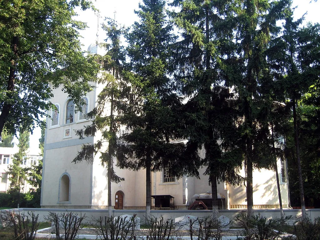 Biserica Sf. Voievozi din Pascani