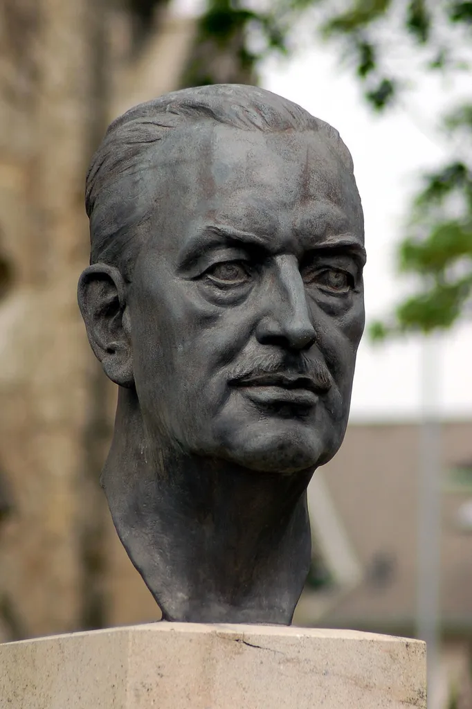 The bust of Arthur Krupp in Berndorf, Lower Austria. It is located in the Theaterpark and is classified as cultural heritage monument. Work of Fritz Klimsch. Sig. 1923.