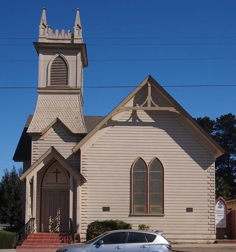 Community Church of Gonzales, 340 4th St., Gonzales, California, USA. Viewed from the southwest. This is an image of a place or building that is listed on the National Register of Historic Places in the United States of America. Its reference number is 83001210 (Wikidata).