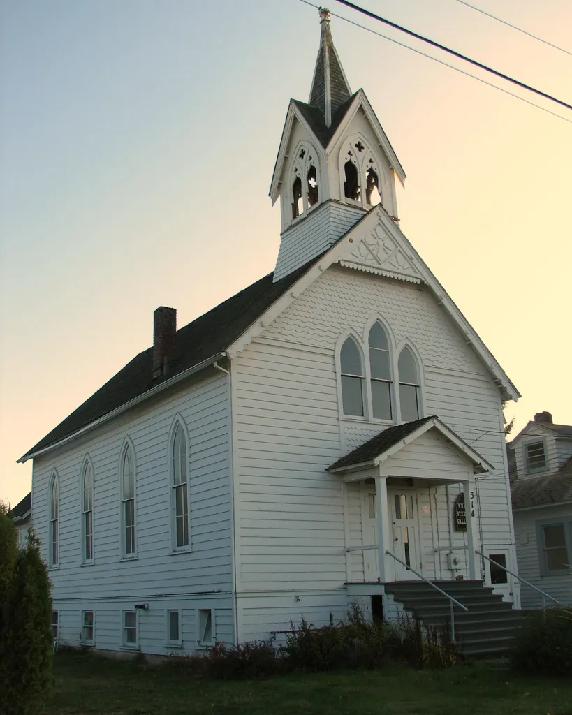 The historic Calvary Lutheran Church and Parsonage (built 1891, remodeled 1926-1927), located at 310-314 Jersey Street in Silverton, Oregon, United States, is listed on the US National Register of Historic Places. It is no longer in active use as a church. This is an image of a place or building that is listed on the National Register of Historic Places in the United States of America. Its reference number is 85001182 (Wikidata).