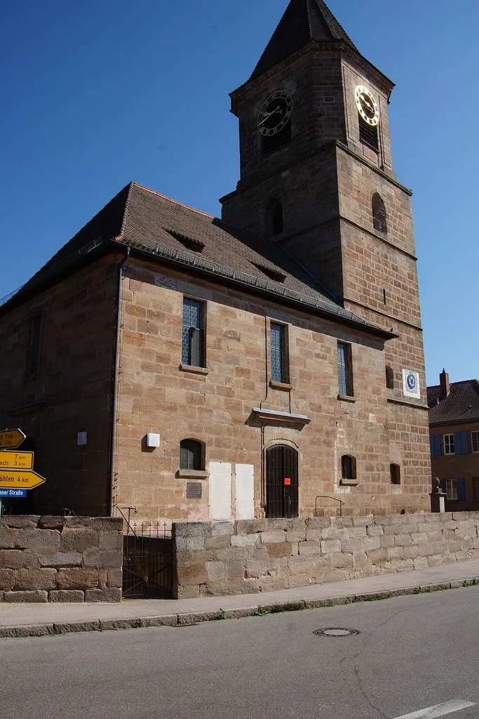 Die evangelisch-lutherische Pfarrkirche in Wallesau bei Roth