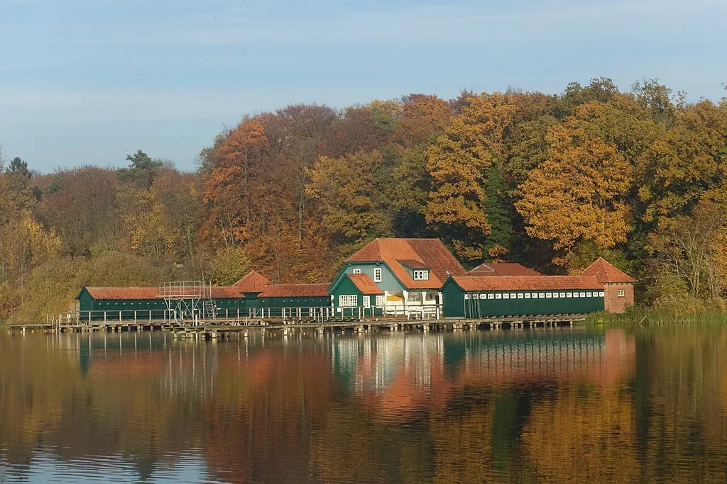 Freibadeanstalt von 1913 an der Fissauer Bucht des Großen Eutiner Sees.