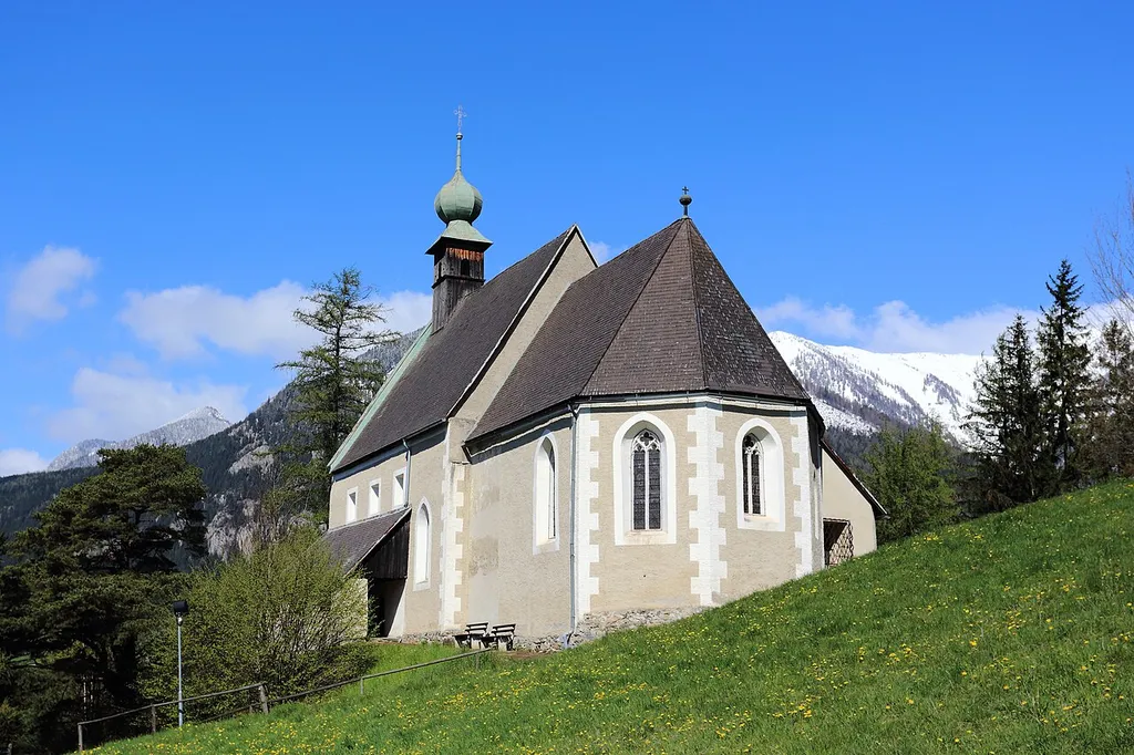 Südostansicht der Filialkirche hl. Ulrich in Seiz, ein Ortsteil der steiermärkischen Marktgemeinde Kammern im Liesingtal.