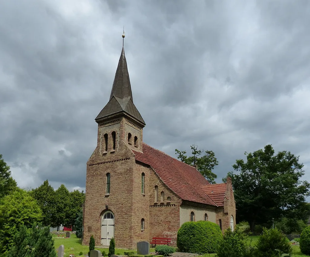 Kirche Schmuggerow, Ansicht von Südwesten