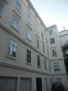 Wohn- und Geschäftshaus an Stelle des Nikolaiklosters