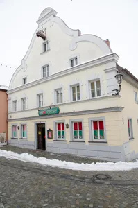 Kirchplatz 11