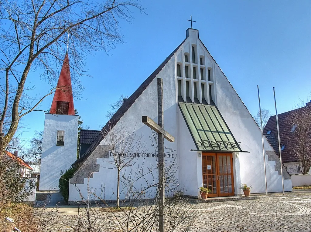 Deutschland, Bayern, Oberbayern, Landkreis Fürstenfeldbruck, Gemeinde Eichenau, Evangelisch-Lutherische Friedenskirche