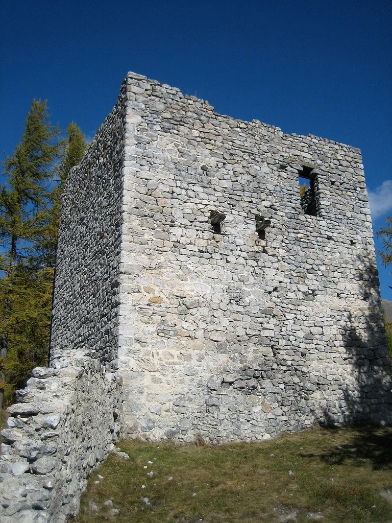 Burg Guardaval, Madulain GR, Südseite