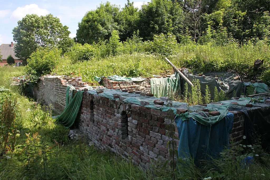 Reste der Beningaburg in Grimersum