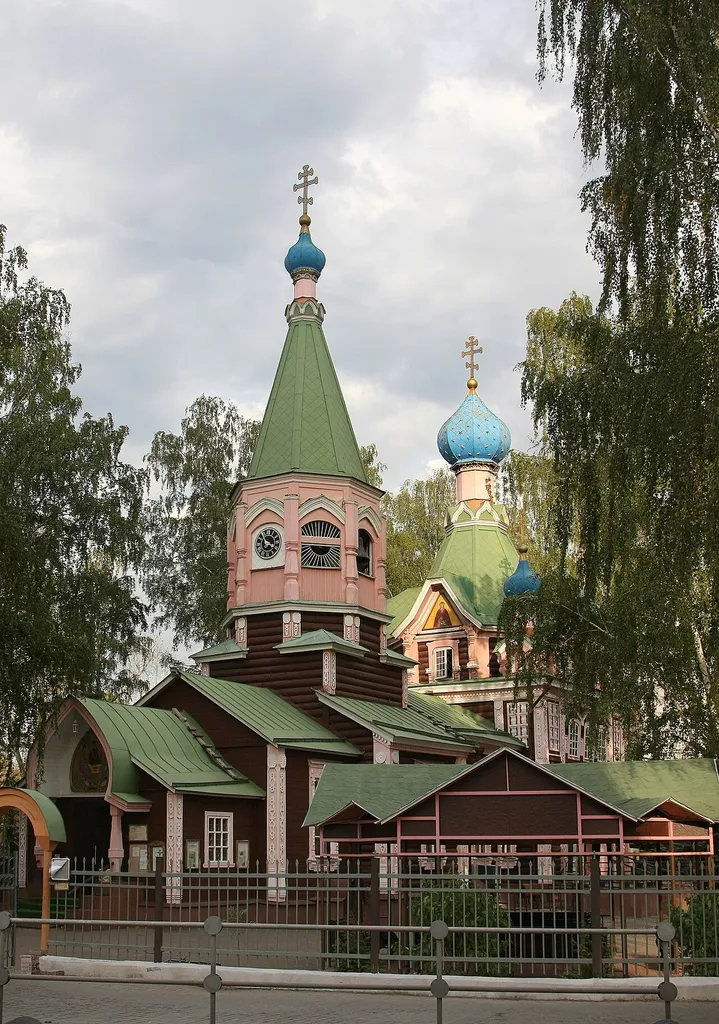 Церковь Троицы Живоначальной в Наташине: Урицкого улица, Люберцы, Подмосковье